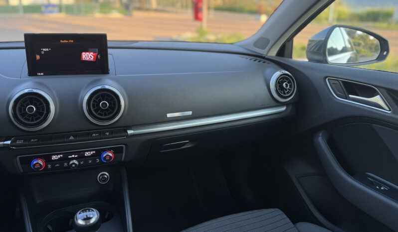 Audi A3 1.6 TDI 110cv S-Line pieno