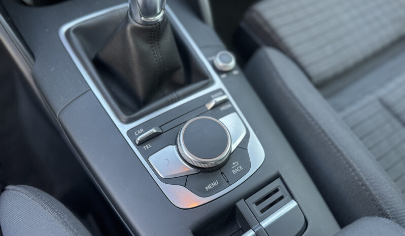 Audi A3 1.6 TDI 110cv S-Line pieno