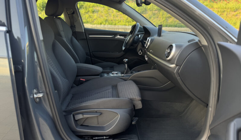 Audi A3 1.6 TDI 110cv S-Line pieno