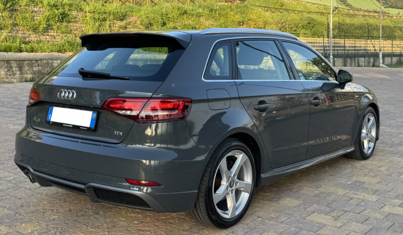 Audi A3 1.6 TDI 110cv S-Line pieno