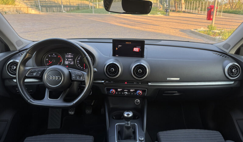 Audi A3 1.6 TDI 110cv S-Line pieno